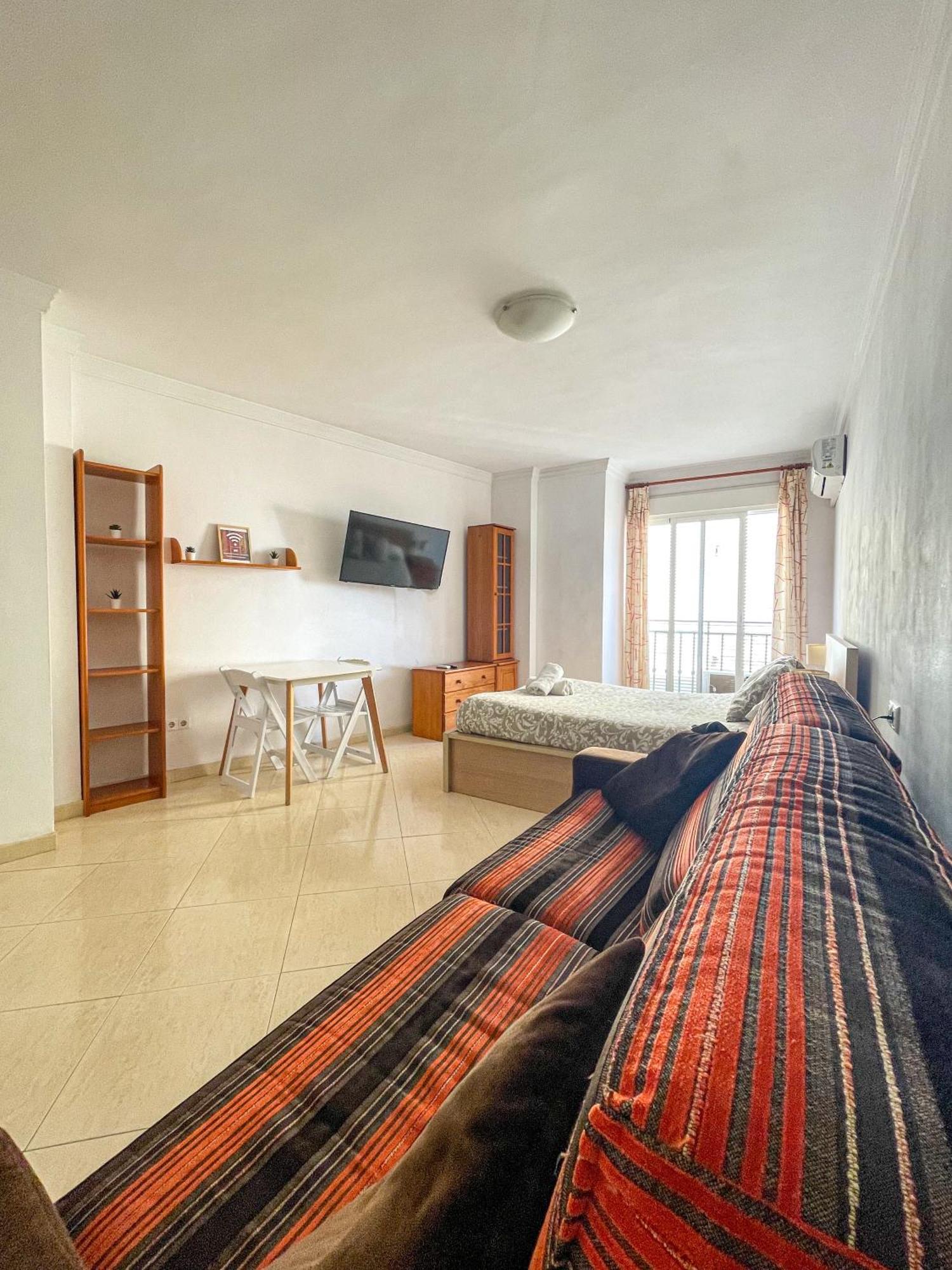 Estudio In City Center Malaga! מראה חיצוני תמונה